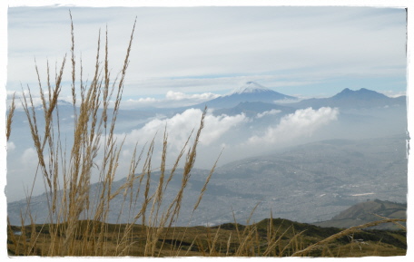 Cotopaxi & Quito vom Rucu Pichincha aus gesehen